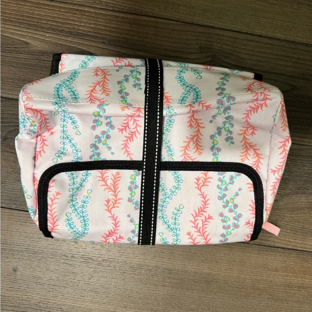Scout - BEAUTY BURRITO HANGING TOILETRY BAG - Picture 2 of 3